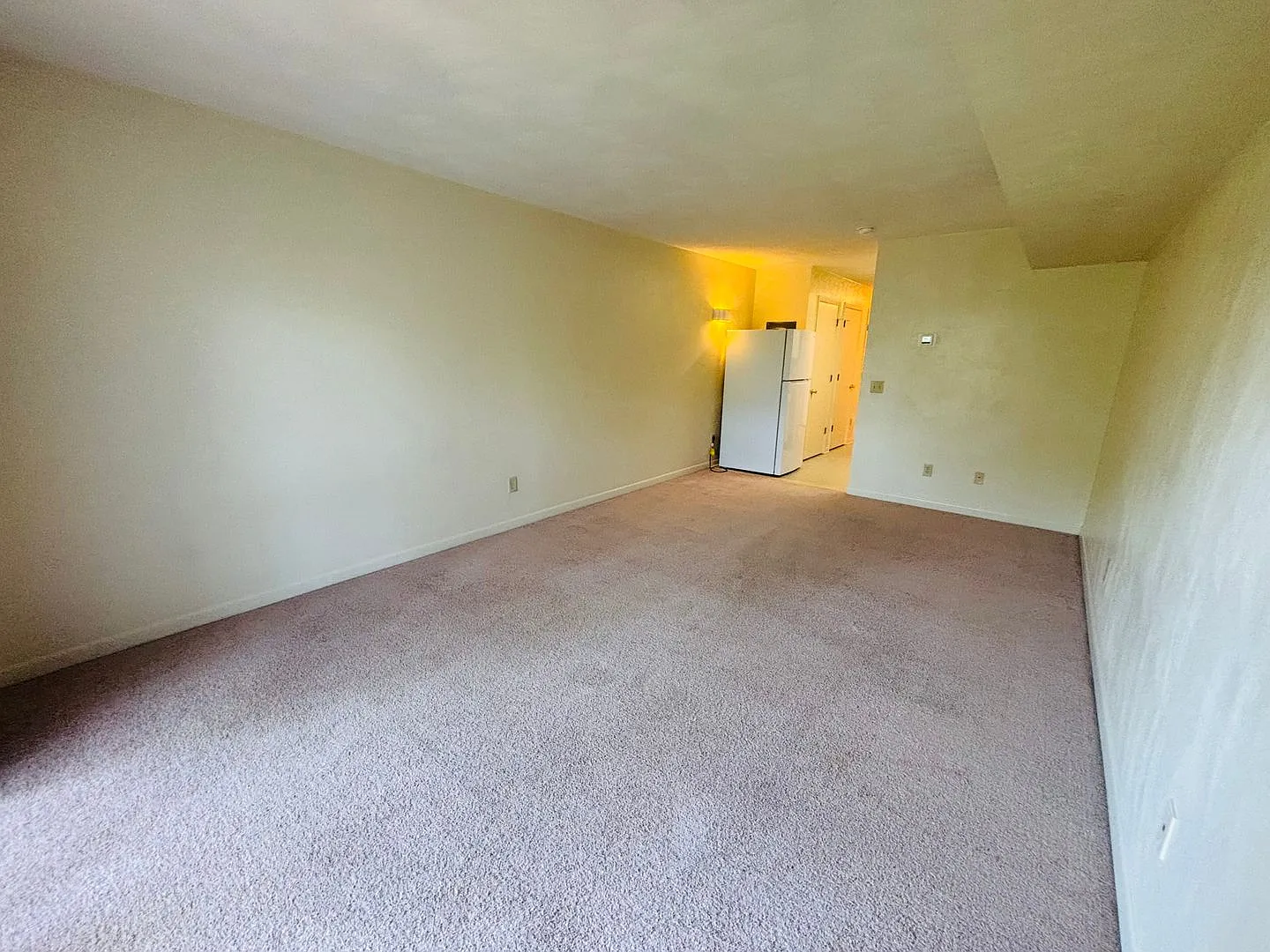 Efficiency 1 Bathroom Condo — Photo 3
