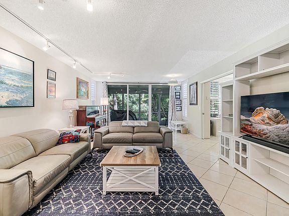 2nd image of 933 Cypress Grove Drive #103