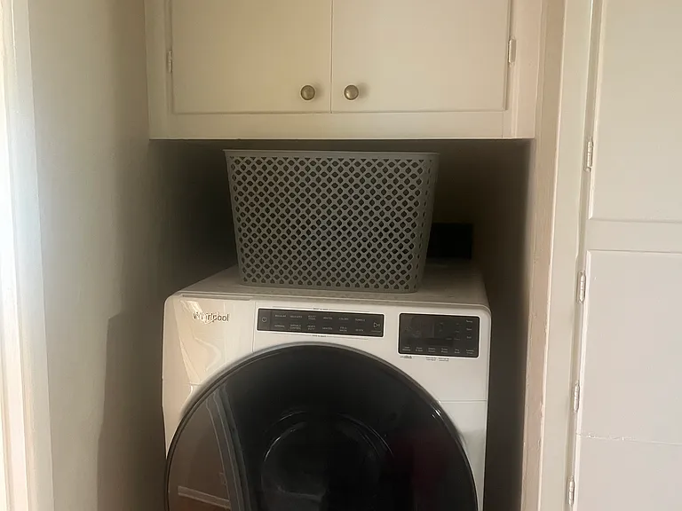 Kitchen- Washer included