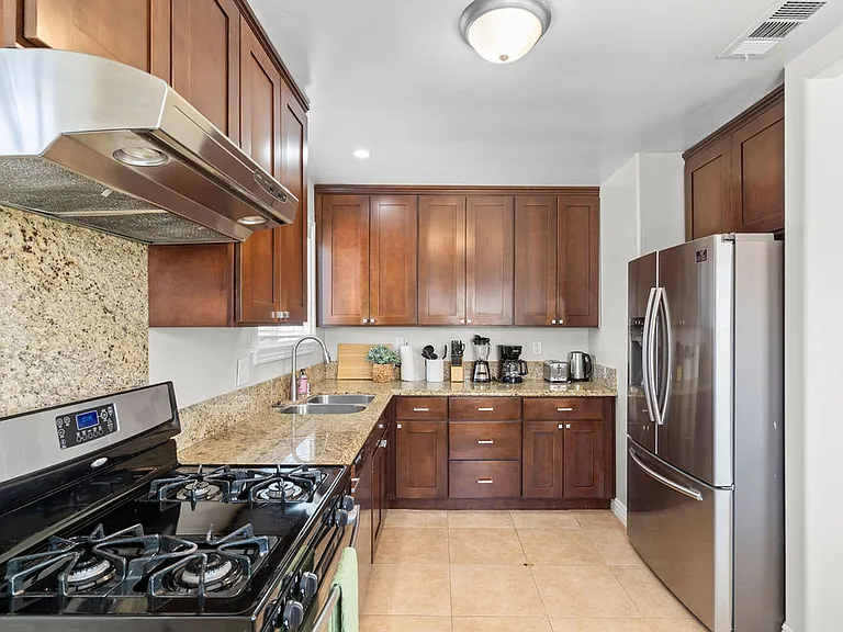 2109 N Valley St — Photo 21