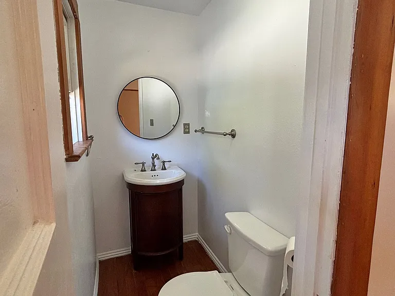6433 Crescent St — Photo 15