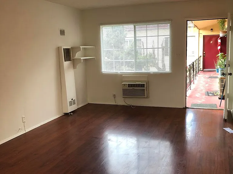 8815 Van Nuys Blvd #I — Photo 6