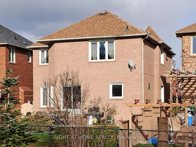 64 Larratt Ln — Photo 15