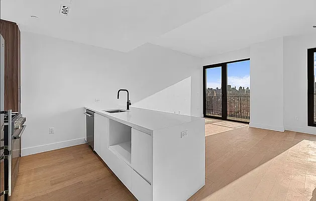 Rented by West 124th Manager LLC | media 32