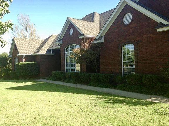 2nd image of 4527 NE Pheasant Way