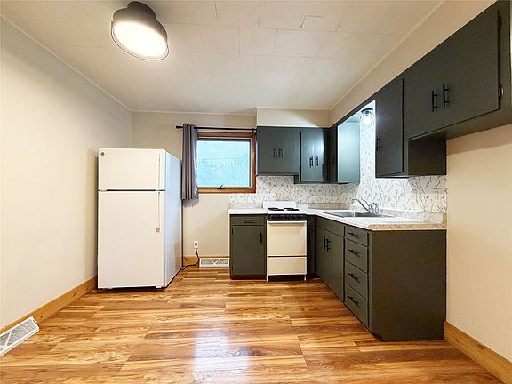 4th image of 207 Hatten Avenue