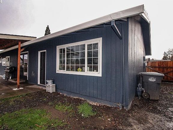 3rd image of 166 NE 30th Ave