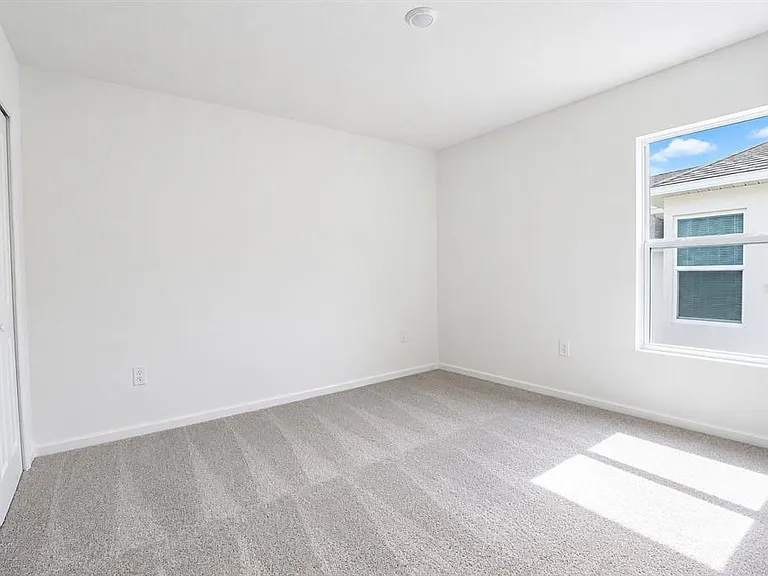 371 Artemis St — Photo 8