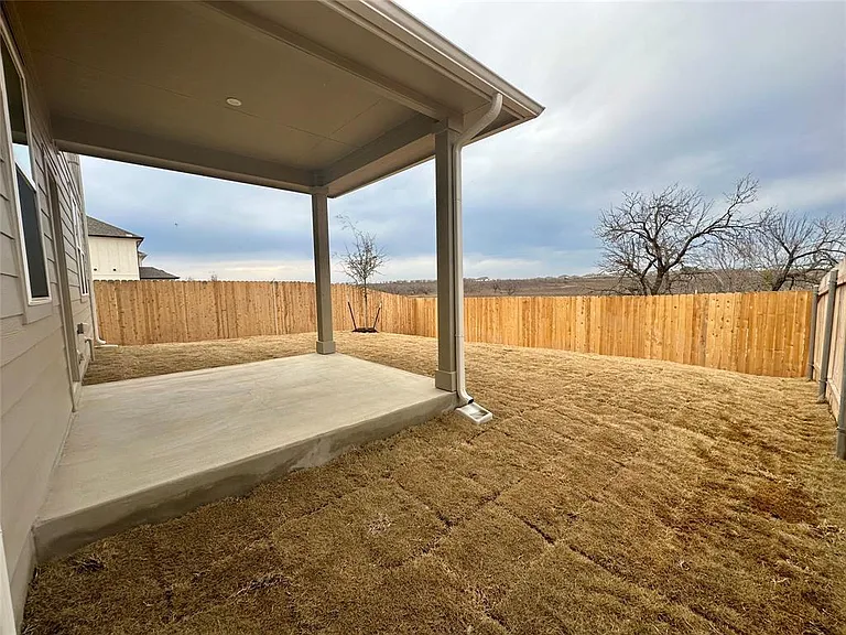 380 Young St — Photo 23