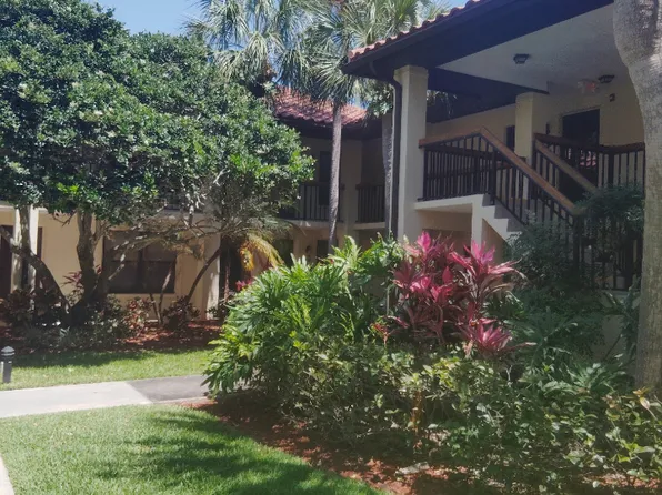 611 Hammock Pine Blvd, Clearwater, FL 33761