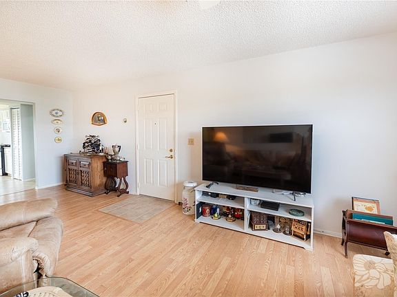 5th image of 8174 Terrace Garden Dr N