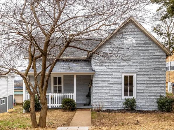 402 2nd Ave W, Lenoir City, TN 37771