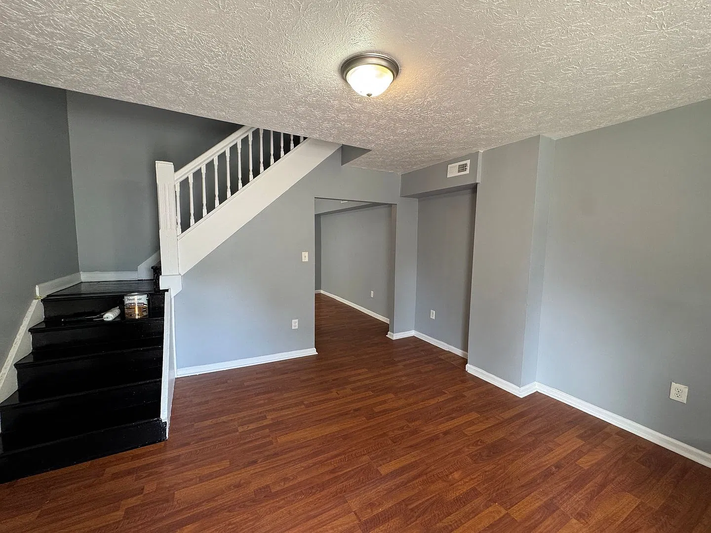 Rhodius Park 2 Bed 2 Bath — Photo 2