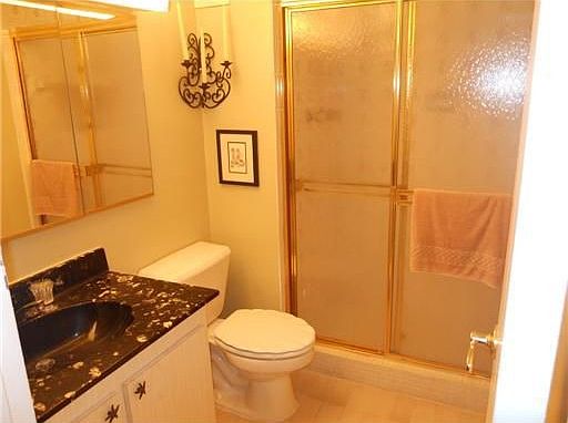 1st image of 2450 NE 135th St APT 901