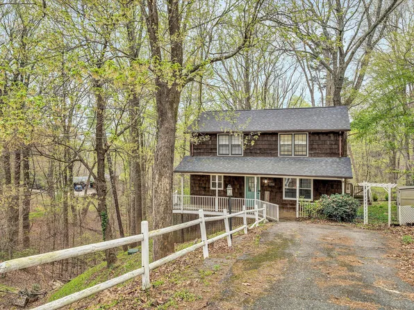 1206 Lanier Rd, Martinsville, VA 24112