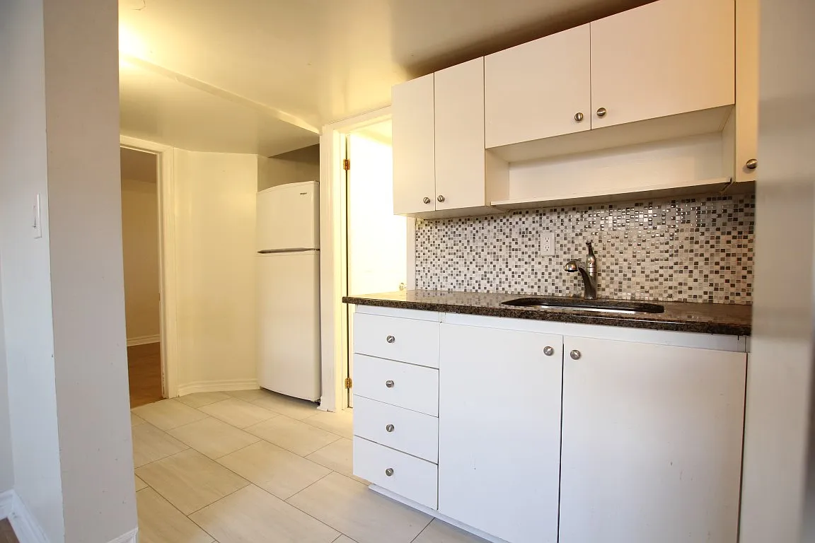 3 Clover St — Photo 4