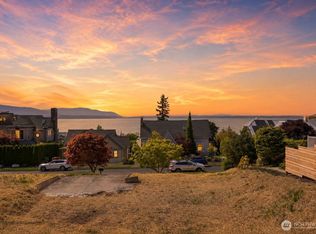 1027 15th St, Bellingham, WA 98225