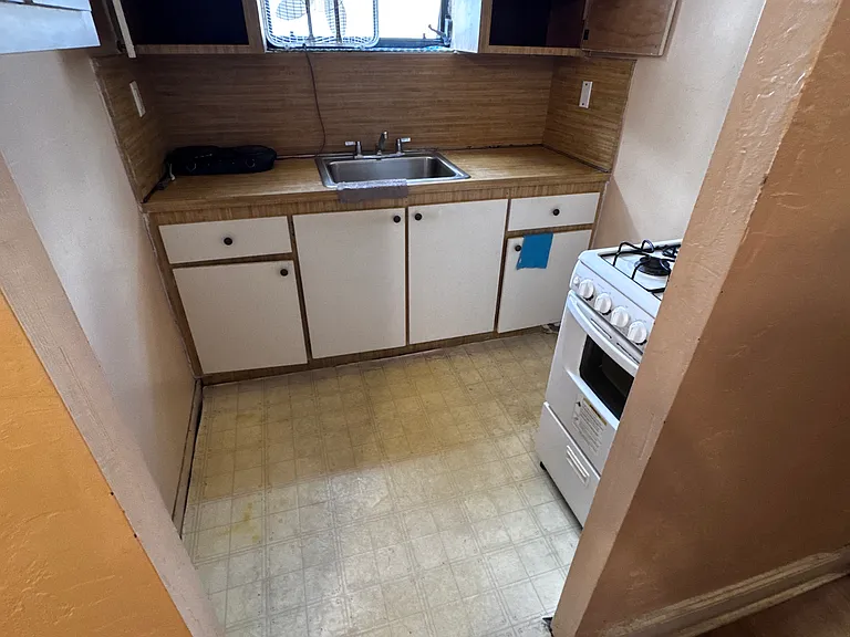 969 SW 2nd St #7 — Photo 6