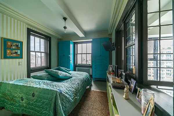 Sold by Compass | media 29