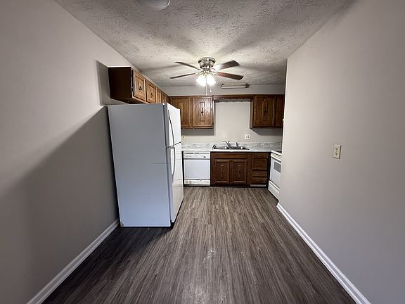 5th image of 102 McConnell St