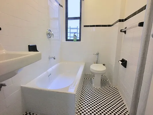 Rented by Sovereign Associates | media 30