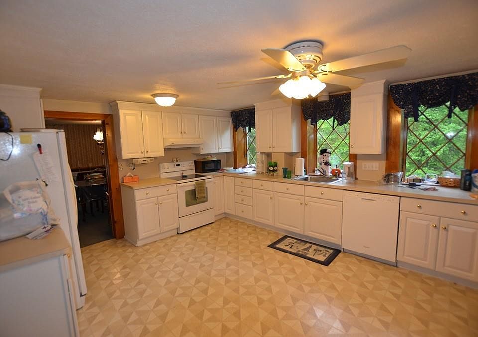 2nd image of 21 Derek Dr