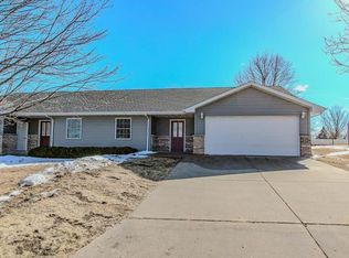 705 W Chapel St, Dodgeville, WI 53533