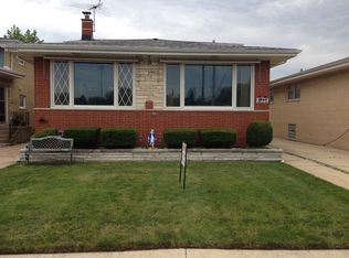 8944 S Mozart Ave, Evergreen Park, IL 60805