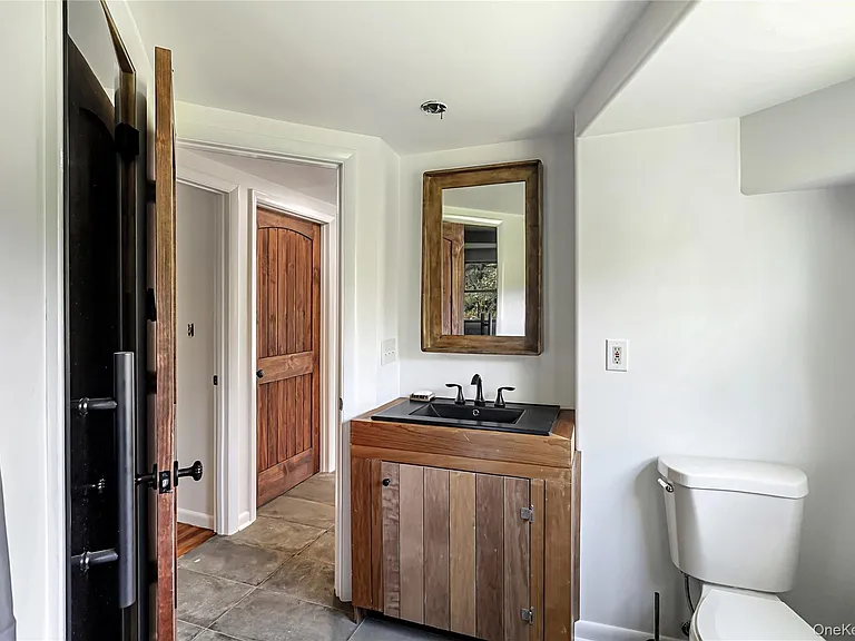 222 Bog Hollow Rd — Photo 20