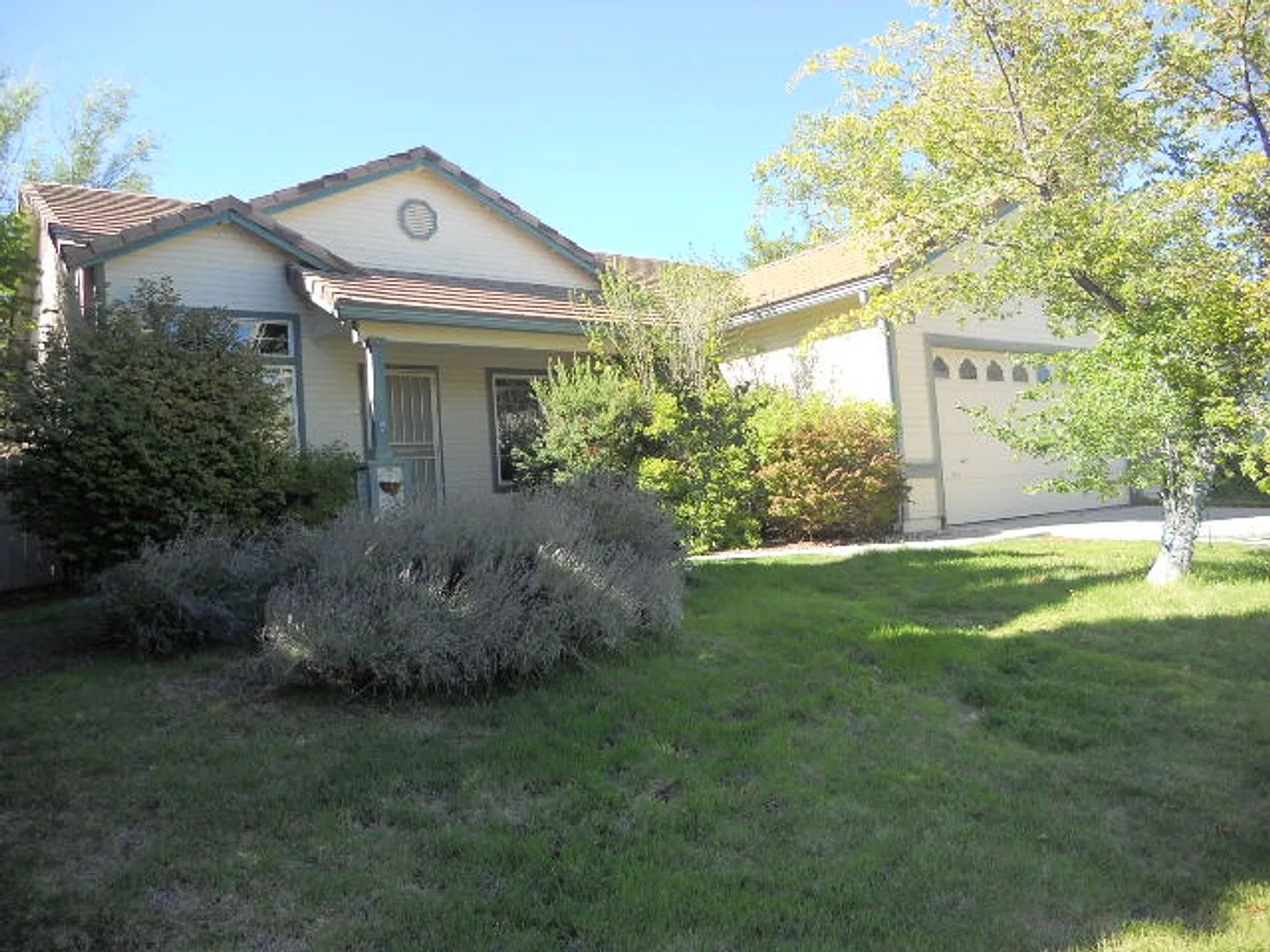 5815 W Brookdale Dr photo 1