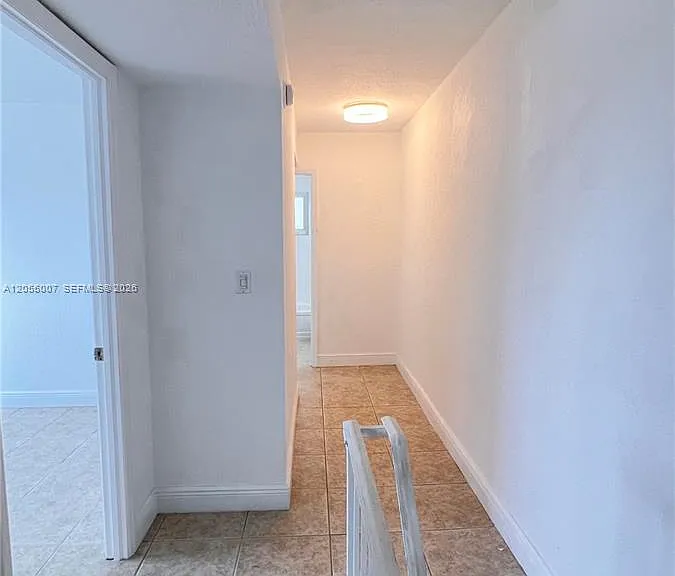 984 W 40th St #2 — Photo 23