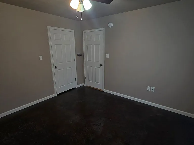 1423 McLain St #9 — Photo 8