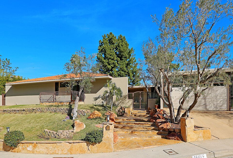 1st image of 10605 Lindamere Dr