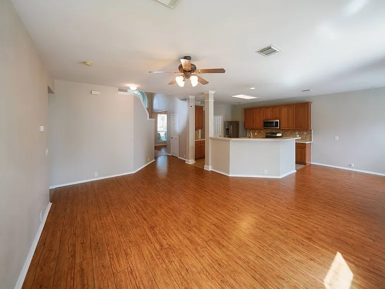 4736 Green Bluff Dr — Photo 9