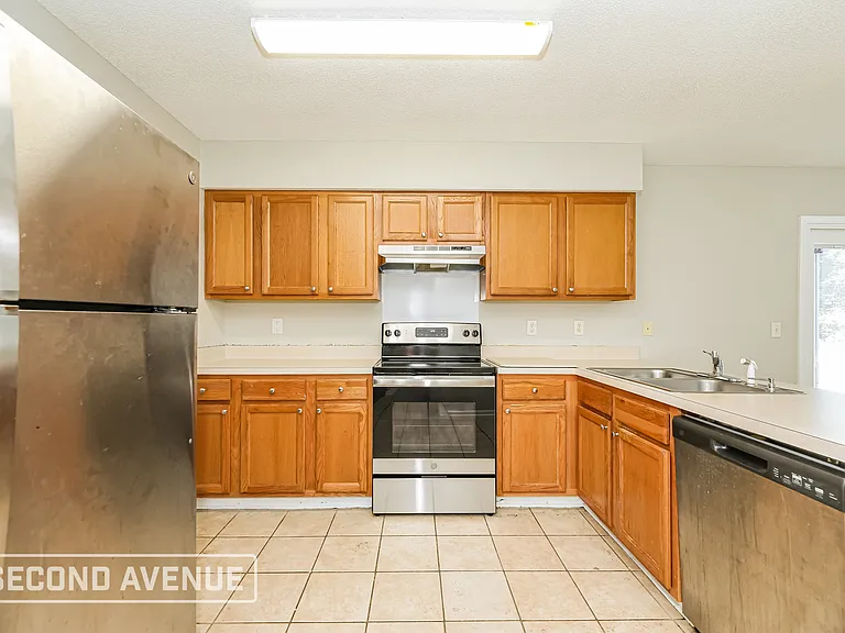 5647 Ellis Trace Dr — Photo 8