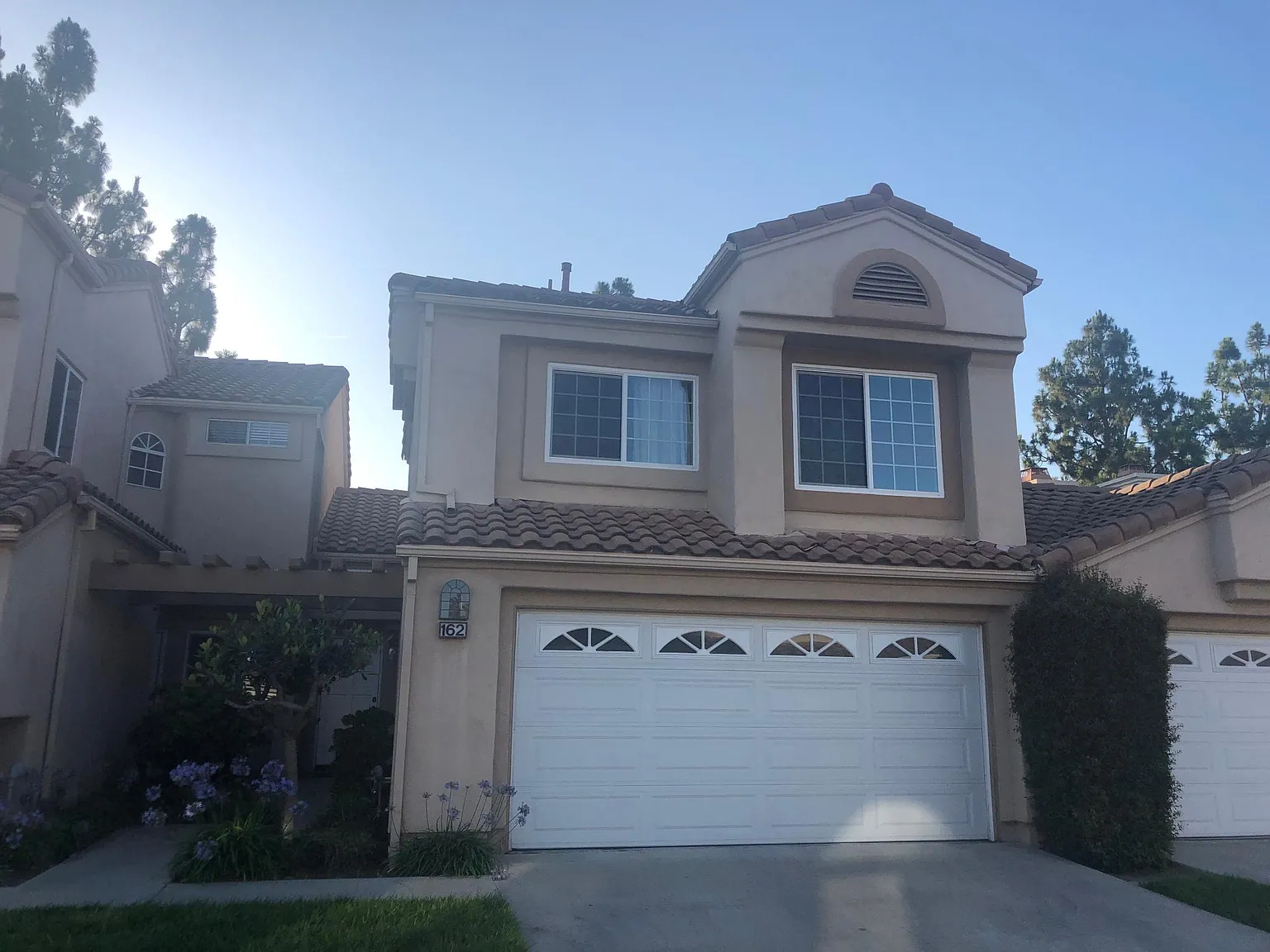 3 bed, 2.5 bath, 1407 sqft, $3,900 — Photo 1