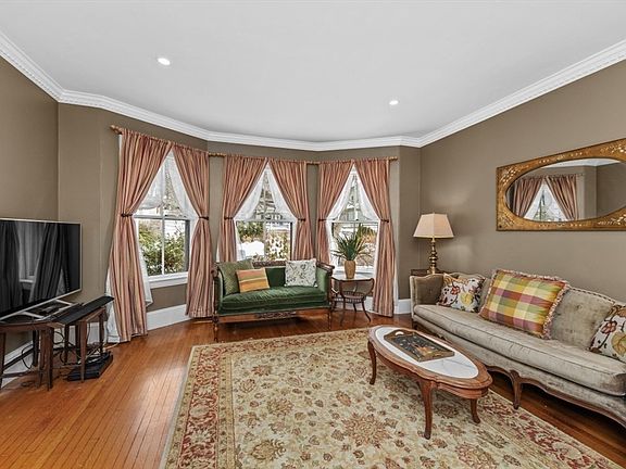 4th image of 19 Chestnut Ter