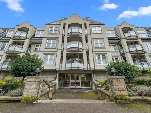 99 Begin St #103, Coquitlam, BC V3K 6R5