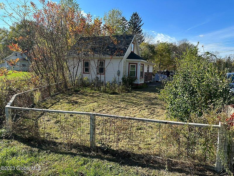 3rd image of 64 Snyders Corner Road