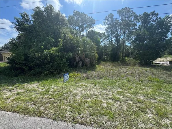 512 Canton AVE, LEHIGH ACRES, FL 33972