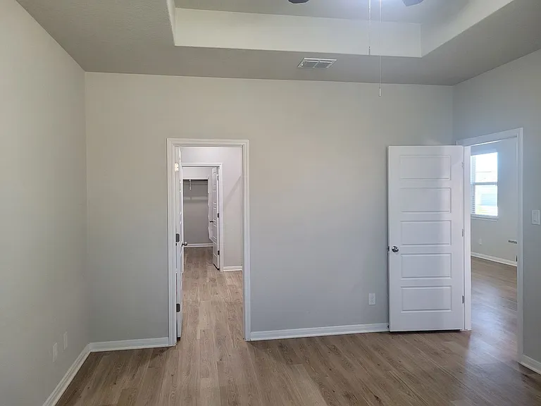 320 Caleb Ct — Photo 9