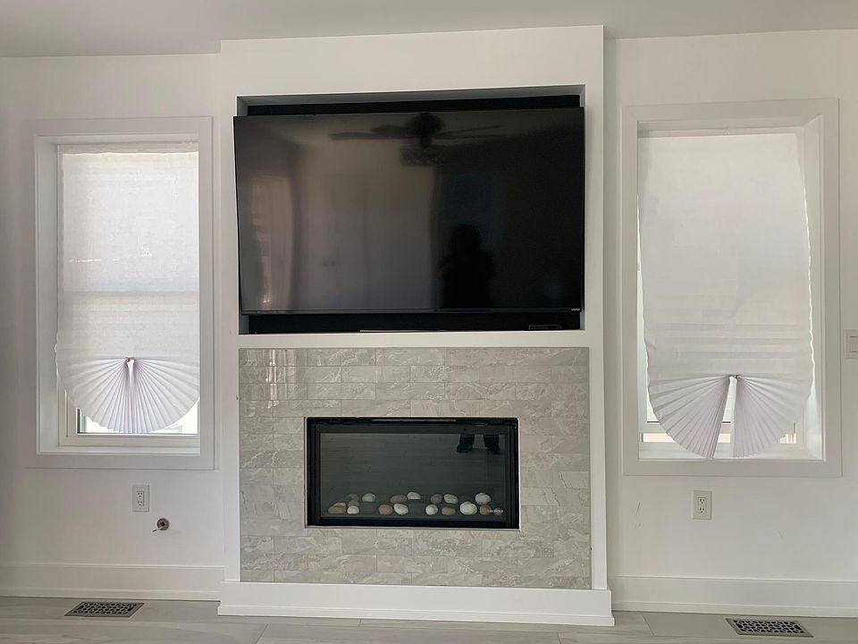Smart tv/fire place