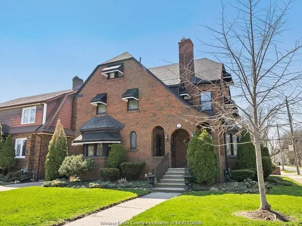 2203 Victoria Ave, Windsor, ON N8X 1R2