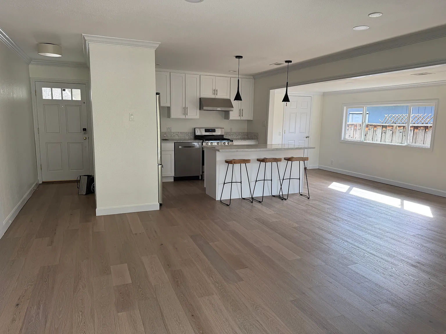 1333 Cherry Ct — Photo 2