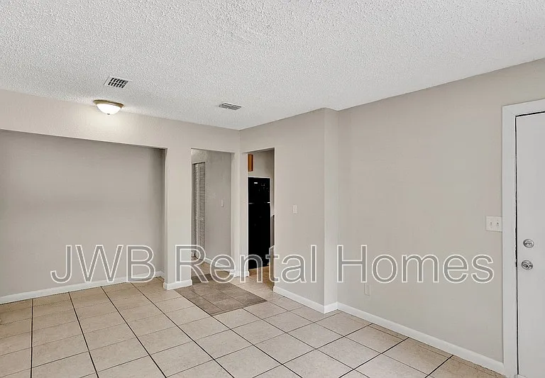 1943 Hardee St #1 — Photo 4