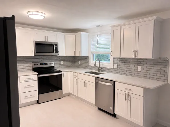 446 Birnie Ave, West Springfield, MA 01089