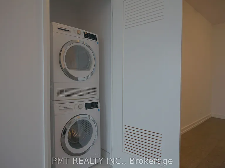 75 James St S #3101 — Photo 20