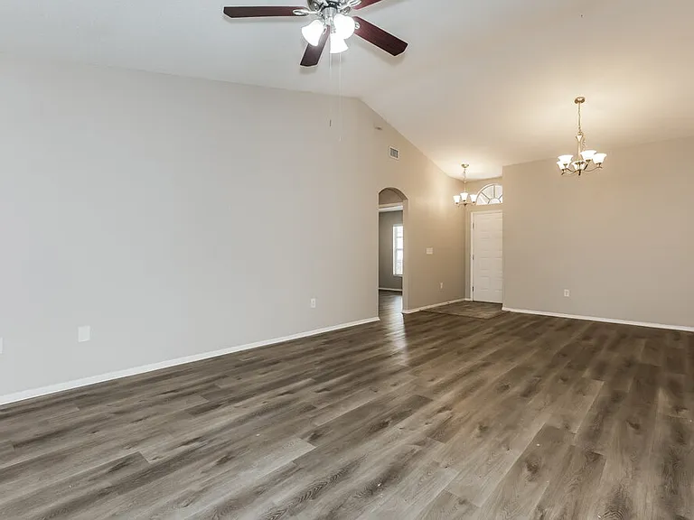13208 Sharondale Ct — Photo 4