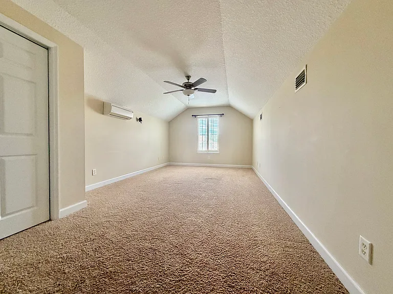 235 Wellington Pl — Photo 18
