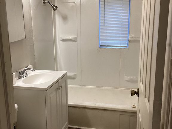 4th image of 922 Wheatley Ave #2